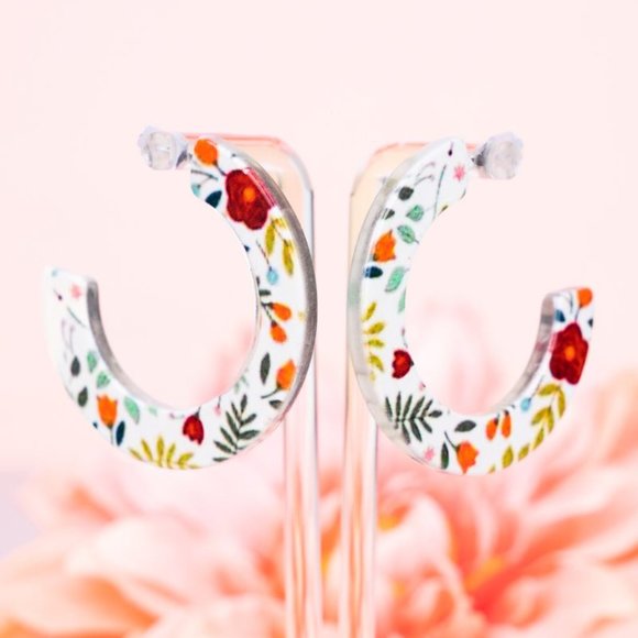 One Blessed Nana Jewelry - NWT *BOUTIQUE*  FLORAL HOOP EARRINGS  PERFECT for SPRING/SUMMER